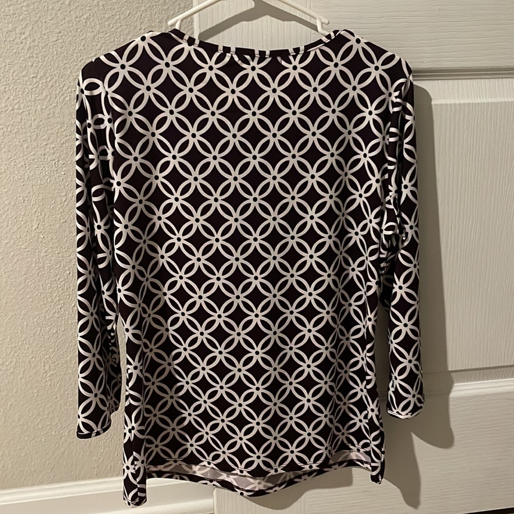 This is a floral-patterned top by Notations - Picture 3 of 3